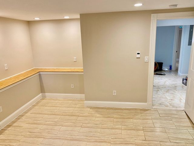 16 Kent Sq 1, Brookline, MA 02446