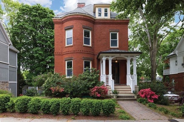 16 Kent Sq 1, Brookline, MA 02446