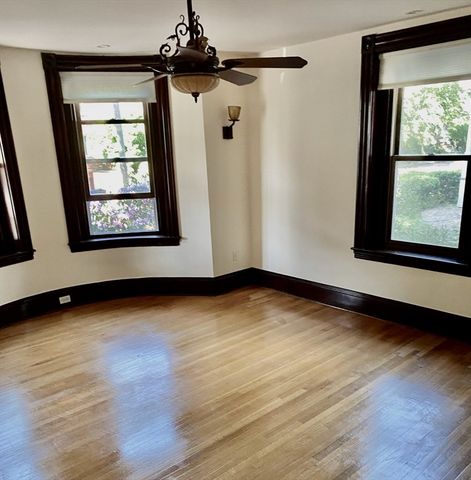 16 Kent Sq 1, Brookline, MA 02446