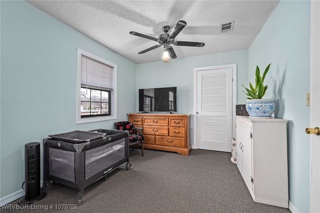 8437 Sebastian Lake Drive, Hackett, AR 72937