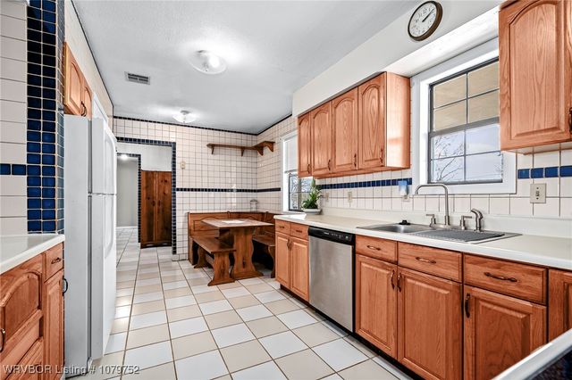 8437 Sebastian Lake Drive, Hackett, AR 72937