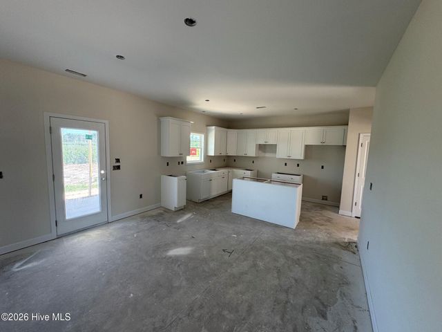 222 Ashley Heights Drive, Aberdeen, NC 28315