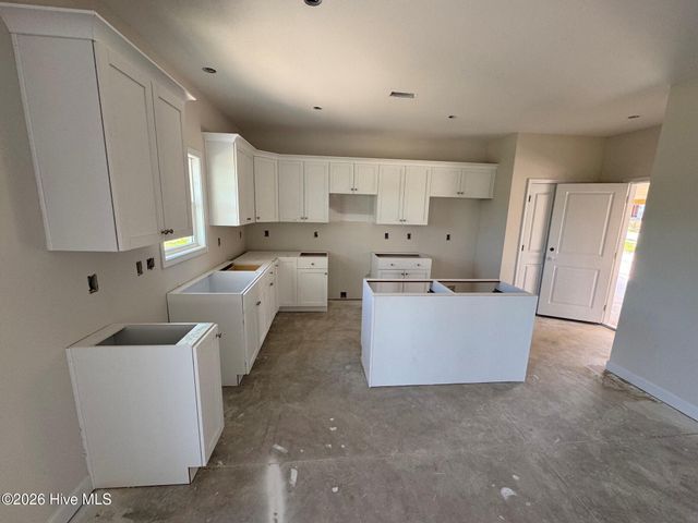 222 Ashley Heights Drive, Aberdeen, NC 28315
