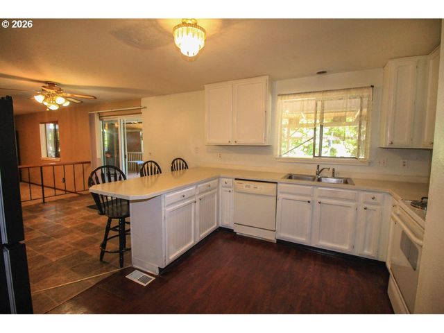 14475 Sw 20TH St, Beaverton, OR 97008