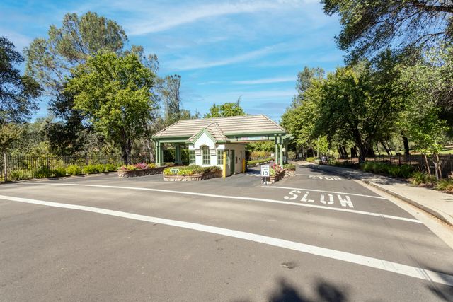 13335 Alicia Parkway, Redding, CA 96003