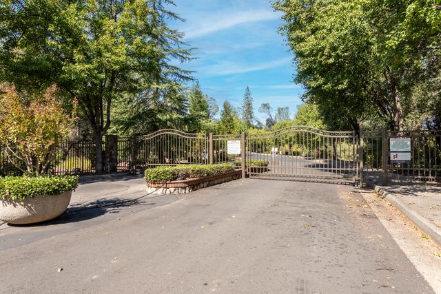 13335 Alicia Parkway, Redding, CA 96003