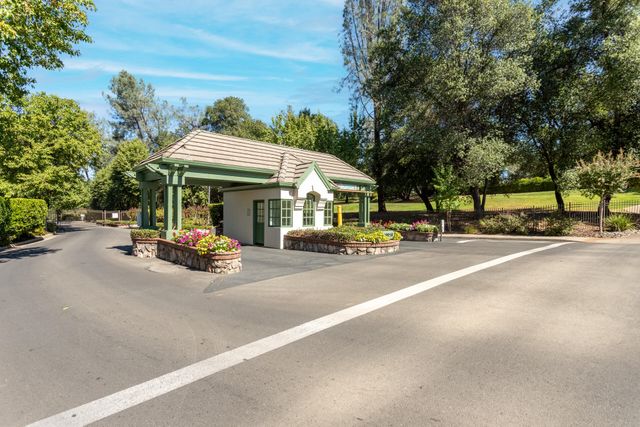 13335 Alicia Parkway, Redding, CA 96003