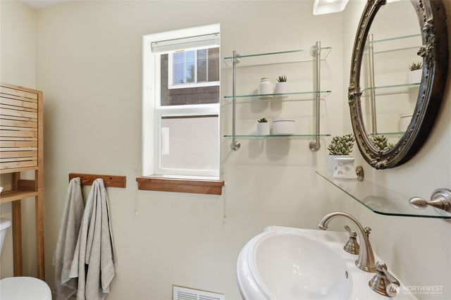 2307 Madrona Street, Port Townsend, WA 98368