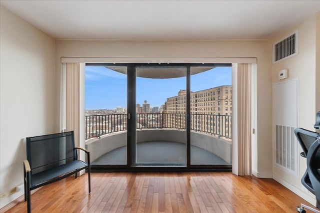 2020 N Lincoln Park West 14B, Chicago, IL 60614