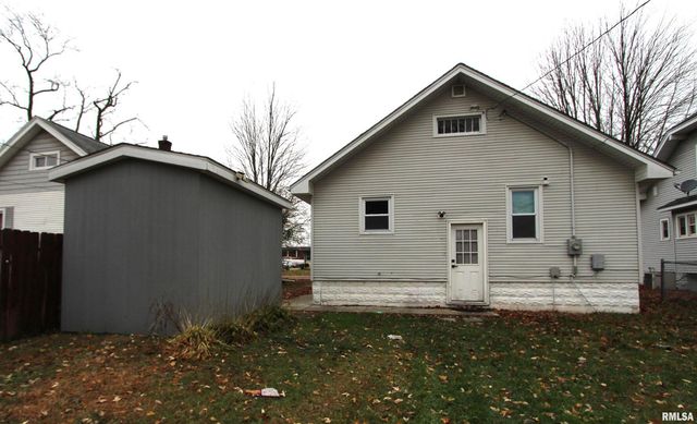 729 S 8TH Street, Clinton, IA 52732