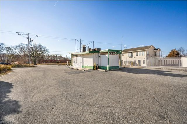 5862 Jefferson AVE, Newport News, VA 23605