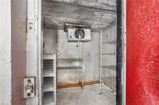 5862 Jefferson AVE, Newport News, VA 23605