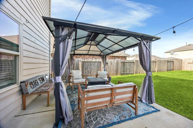 5127 Misty Lane, Bacliff, TX 77518