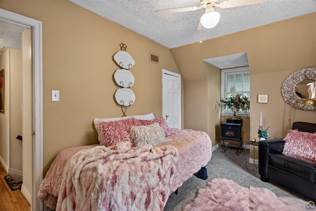 1722 SW Webster AVE, Topeka, KS 66604