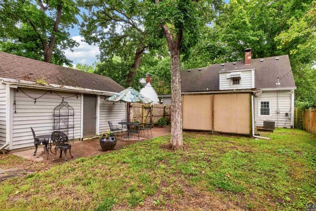 1722 SW Webster AVE, Topeka, KS 66604