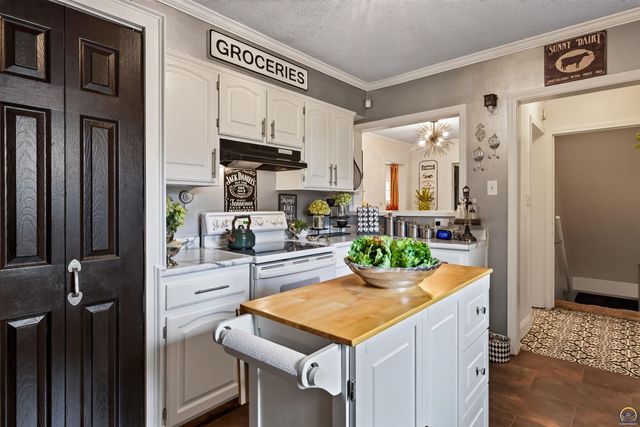 1722 SW Webster AVE, Topeka, KS 66604