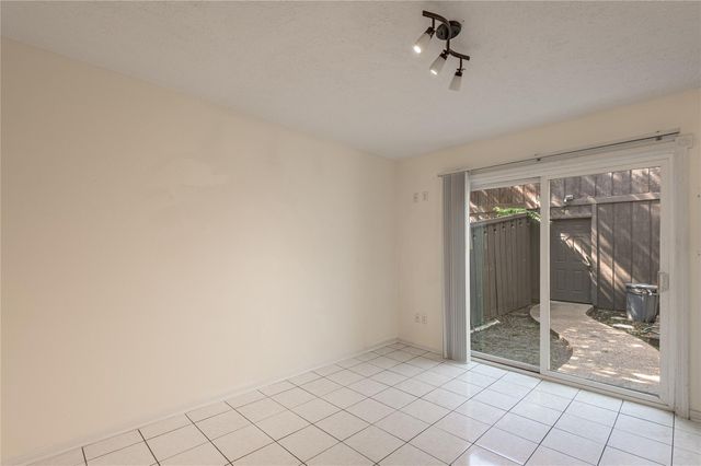 502 Hickory Street, Huntsville, TX 77320