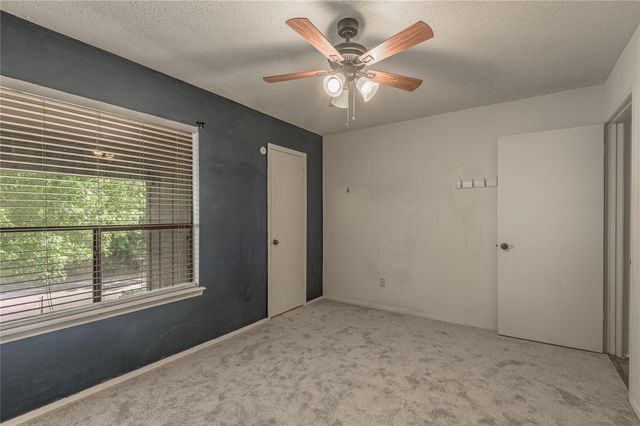502 Hickory Street, Huntsville, TX 77320