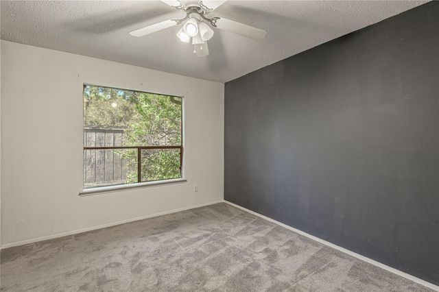 502 Hickory Street, Huntsville, TX 77320