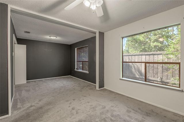 502 Hickory Street, Huntsville, TX 77320