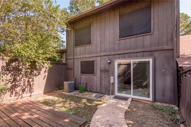 502 Hickory Street, Huntsville, TX 77320