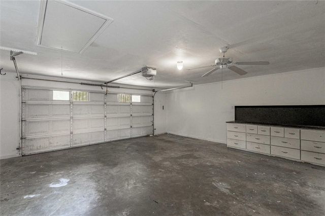 502 Hickory Street, Huntsville, TX 77320