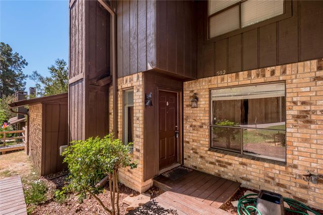 502 Hickory Street, Huntsville, TX 77320