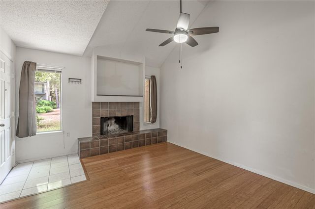 502 Hickory Street, Huntsville, TX 77320