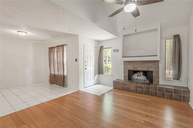 502 Hickory Street, Huntsville, TX 77320