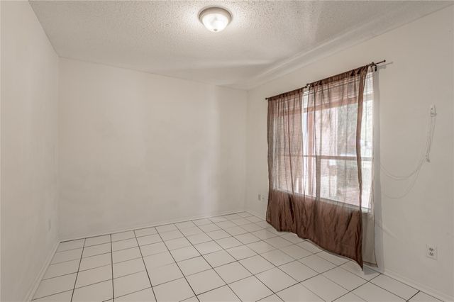 502 Hickory Street, Huntsville, TX 77320