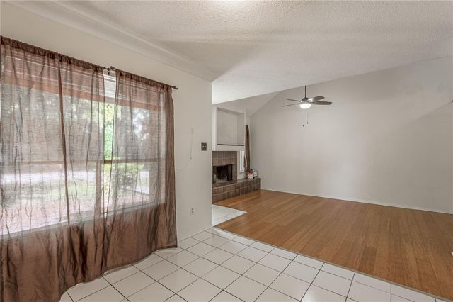 502 Hickory Street, Huntsville, TX 77320