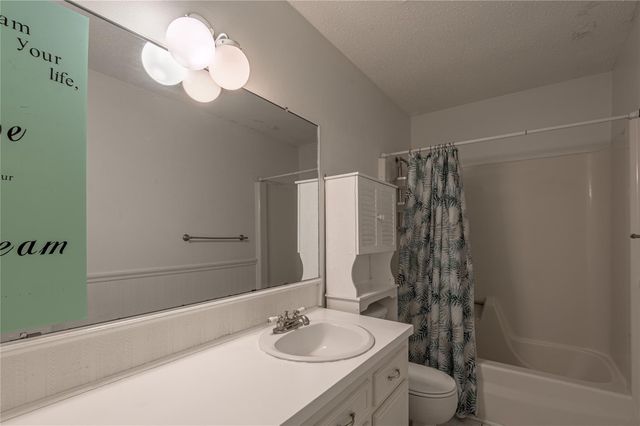 502 Hickory Street, Huntsville, TX 77320