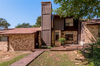 502 Hickory Street, Huntsville, TX 77320