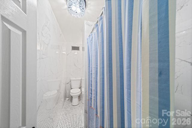 1300 Queens Road 312, Charlotte, NC 28207