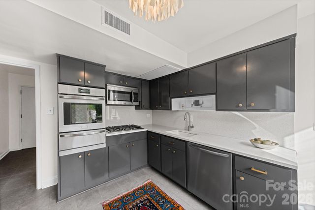 1300 Queens Road 312, Charlotte, NC 28207