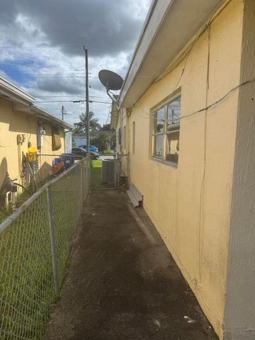 6621 Boxwood Drive, Miramar, FL 33023