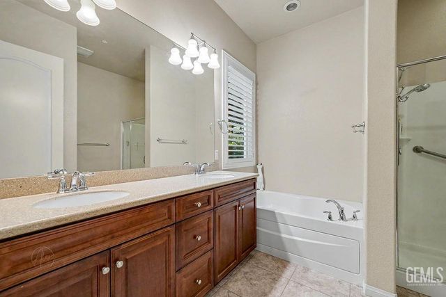13308 Sterling Heights Drive, Bakersfield, CA 93306