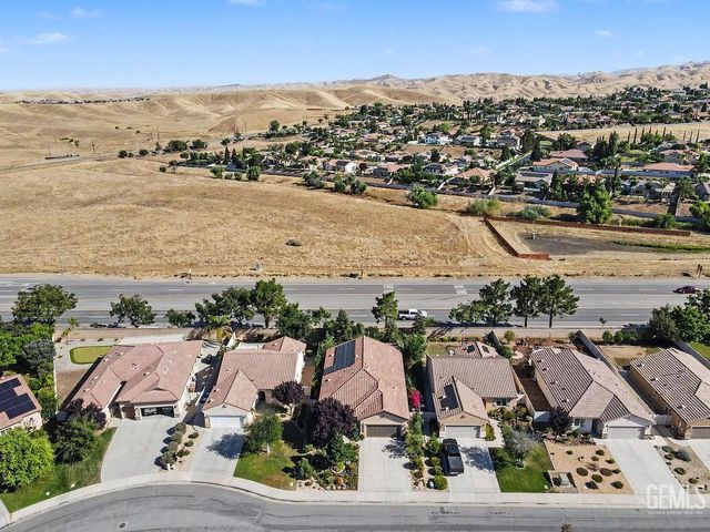 13308 Sterling Heights Drive, Bakersfield, CA 93306