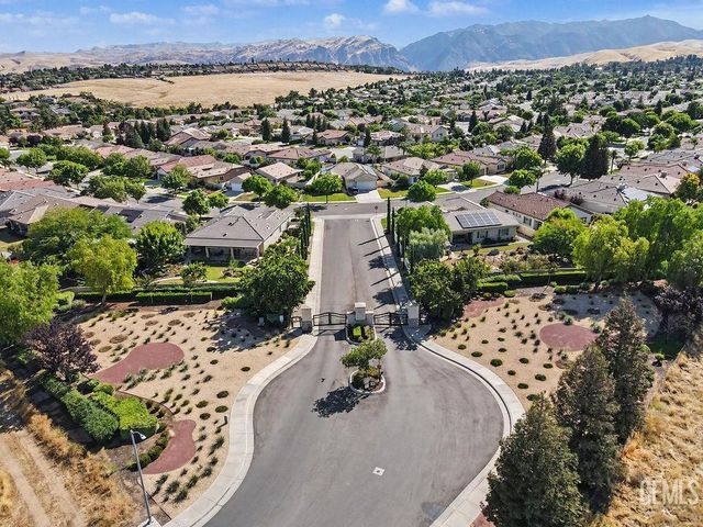 13308 Sterling Heights Drive, Bakersfield, CA 93306