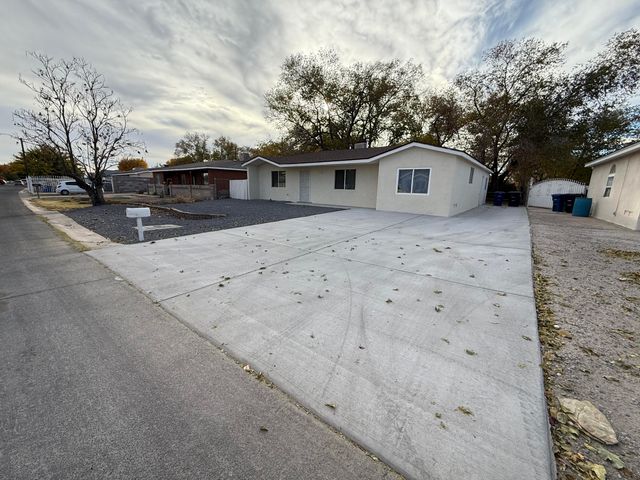 4537 W Lea Drive SW, Albuquerque, NM 87105