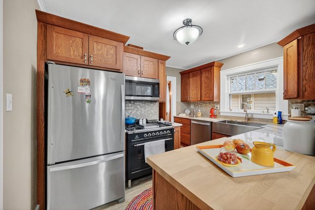 920 40th Street, Des Moines, IA 50312