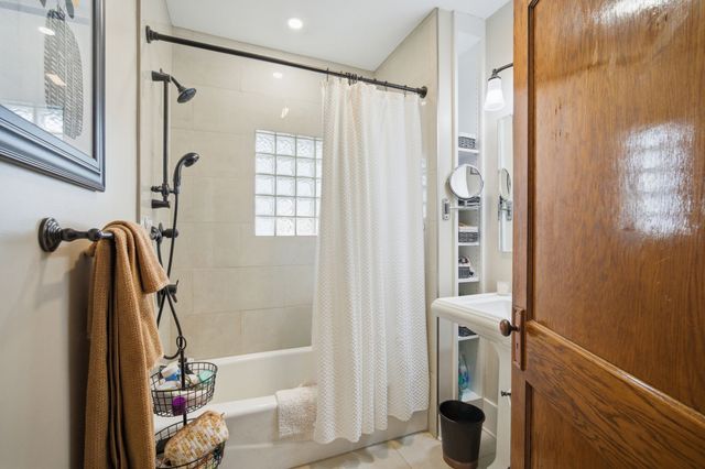 920 40th Street, Des Moines, IA 50312