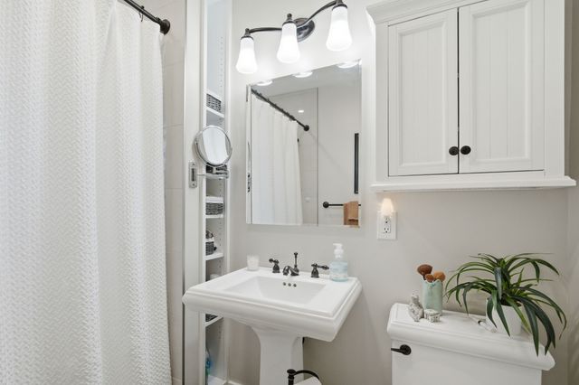 920 40th Street, Des Moines, IA 50312