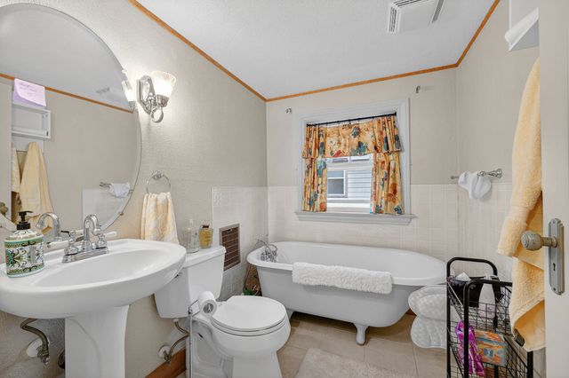 920 40th Street, Des Moines, IA 50312