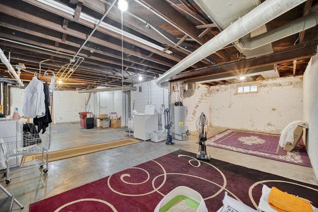 920 40th Street, Des Moines, IA 50312