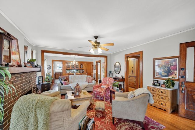 920 40th Street, Des Moines, IA 50312