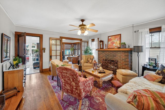 920 40th Street, Des Moines, IA 50312