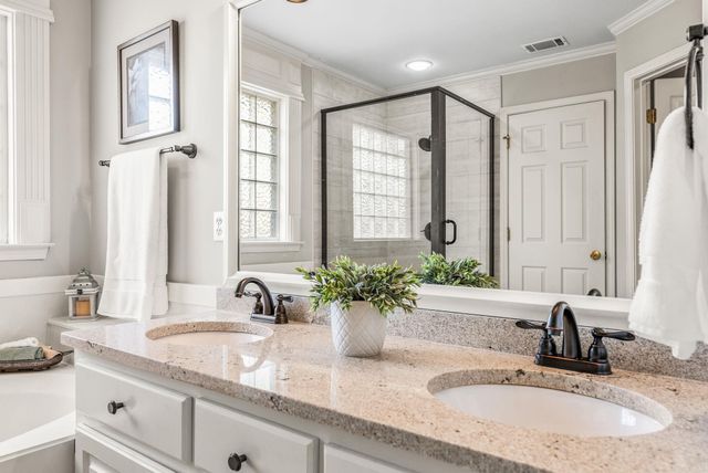 12 Cherryhill Cove, Little Rock, AR 72211