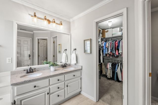 12 Cherryhill Cove, Little Rock, AR 72211