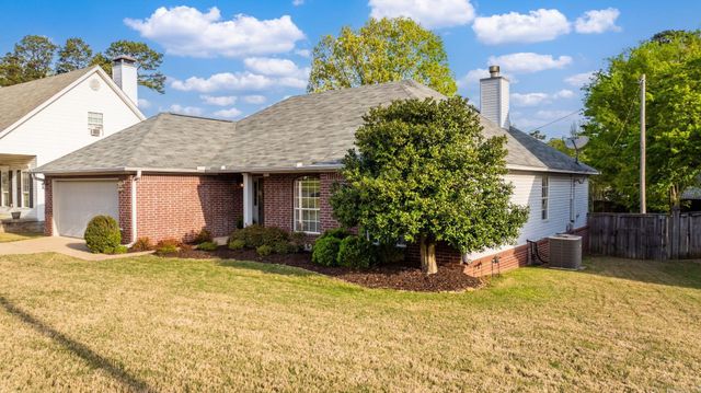 12 Cherryhill Cove, Little Rock, AR 72211